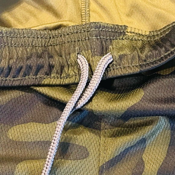 GO-DRY COOL Mesh Track Pants. - Picture 4 of 4